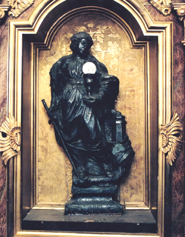 Rzeźba świętej Barbary w kościele na Karczówce