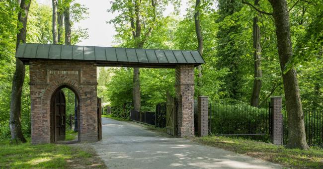 Park przy Pałacyku Henryka Sienkiewicza w Oblęgorku