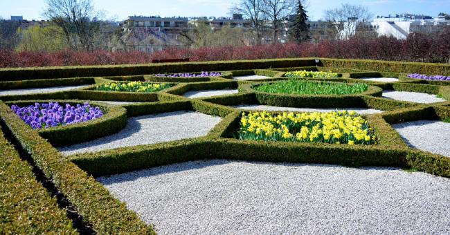 Ogród włoski przy Dawnym Pałacu Biskupów Krakowskich