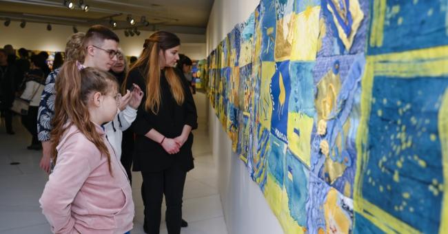 Blue-Yellow. Wstęga Nadziei. Ukraina