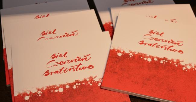 wystawa Biel, Czerwień, Braterstwo