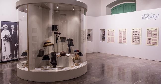 Wystawa Kapelusze z głów 