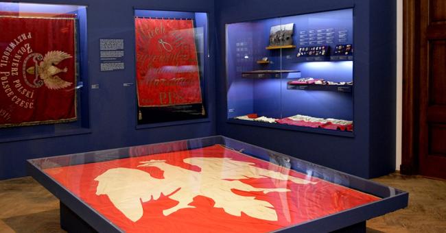 wystawa Biel, Czerwień, Braterstwo