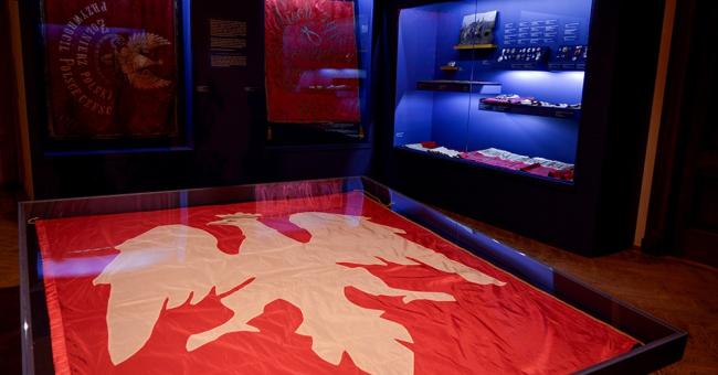 wystawa Biel, Czerwień, Braterstwo