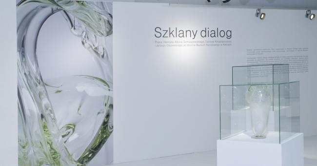 szklany dialog - ekspozycja