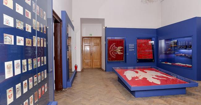 wystawa Biel, Czerwień, Braterstwo