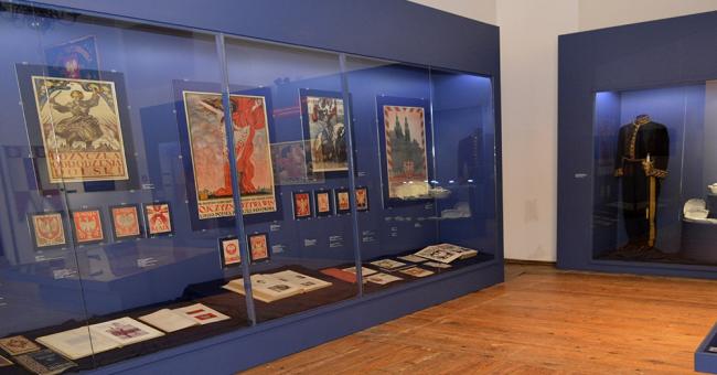 wystawa Biel, Czerwień, Braterstwo