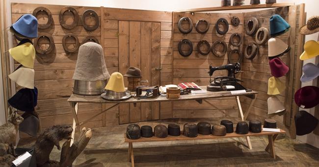 Wystawa Kapelusze z głów 