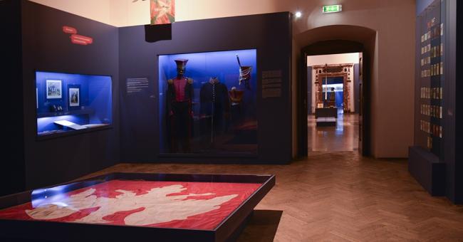 wystawa Biel, Czerwień, Braterstwo