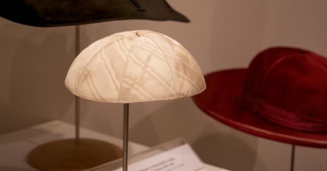 Wystawa Kapelusze z głów 