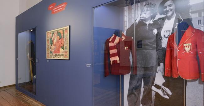 wystawa Biel, Czerwień, Braterstwo