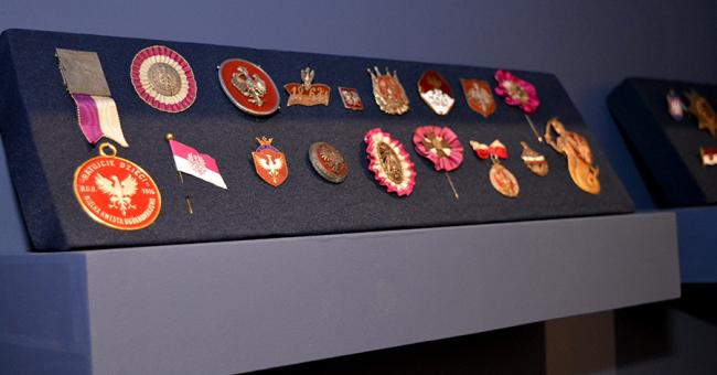 wystawa Biel, Czerwień, Braterstwo