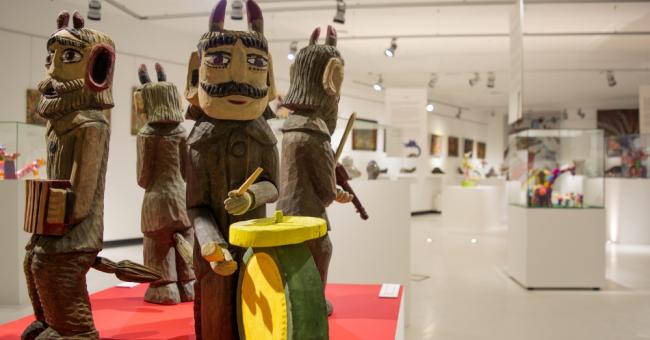 Wystawa Fantazmaty. Barwny świat polskiej i meksykańskiej sztuki ludowej