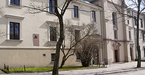 MAJÓWKA W MUZEUM