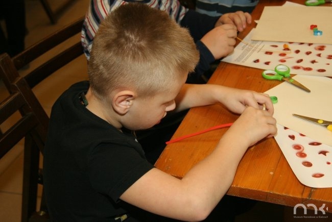 Zajęcia edukacyjne z Quillingu - ozdoby choinkowe (2011)