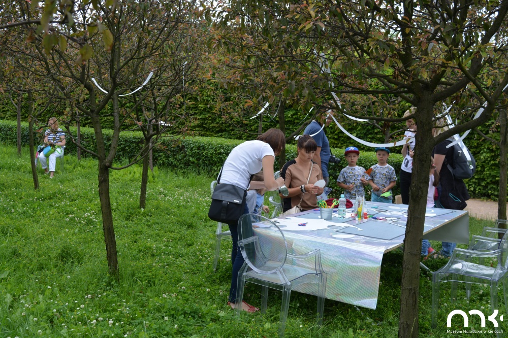 Alicja i Kapelusznik - piknik w ogrodzie włoskim