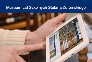Muzeum Lat Szkolnych Stefana Żeromskiego, na zdjęciu osoba korzystająca z tabletu, fot. M. Stępnik