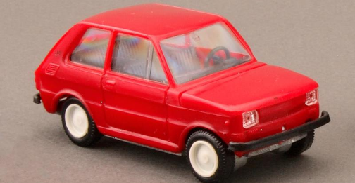 Model Fiata 126p z 1973 roku, plastik, metal, skala 1:43, Polska, 1973–1990
