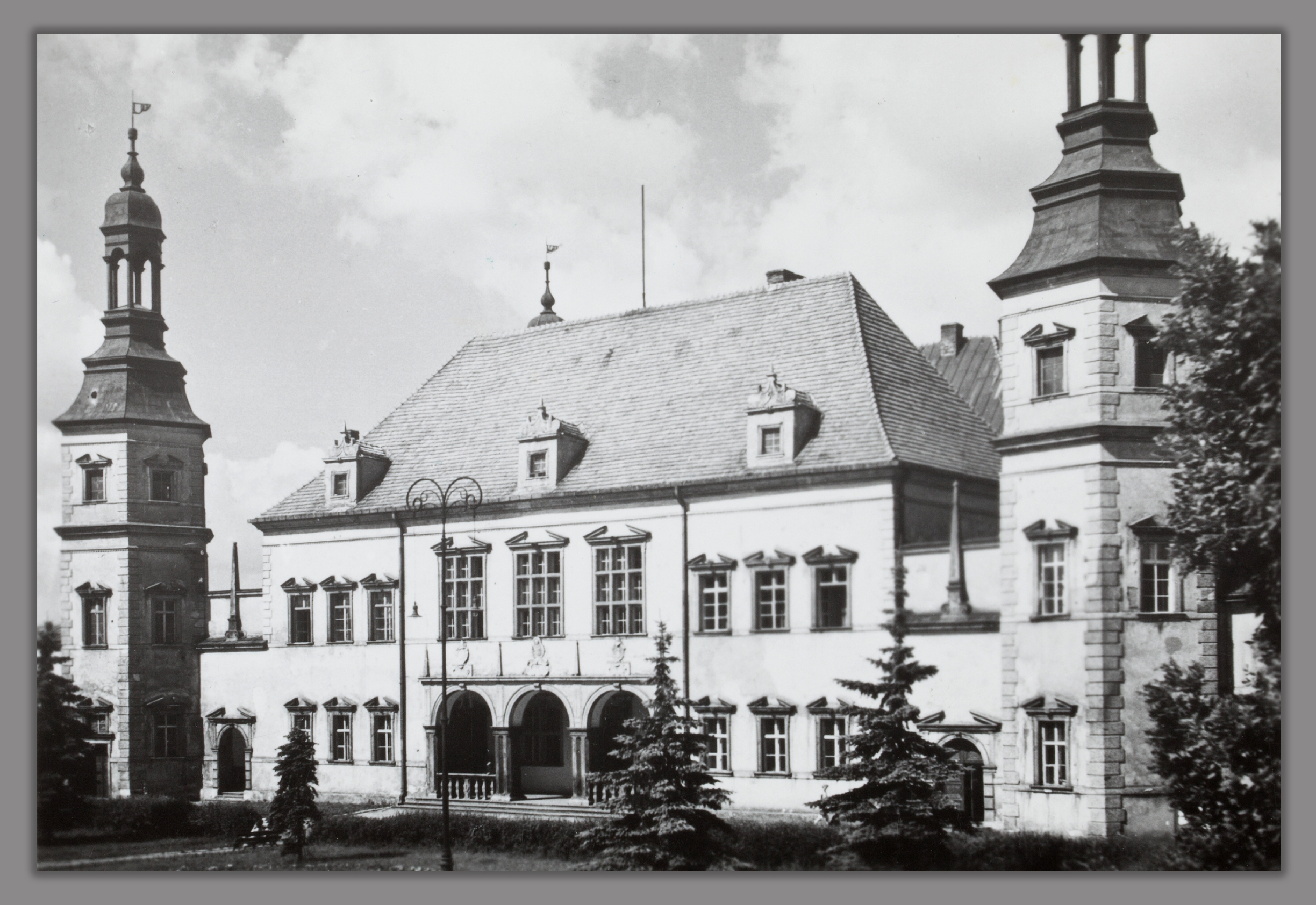 Pocztówka: Pałac w Kielcach, fot. K. Jabłoński, 1960