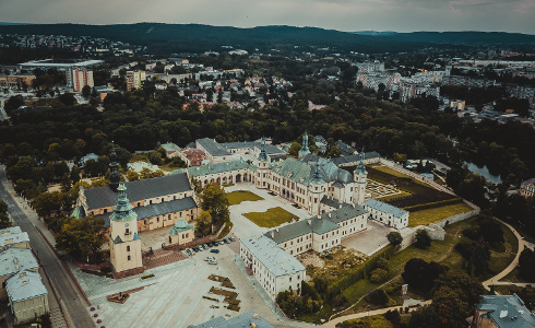 Pałac Biskupów - widok z drona 